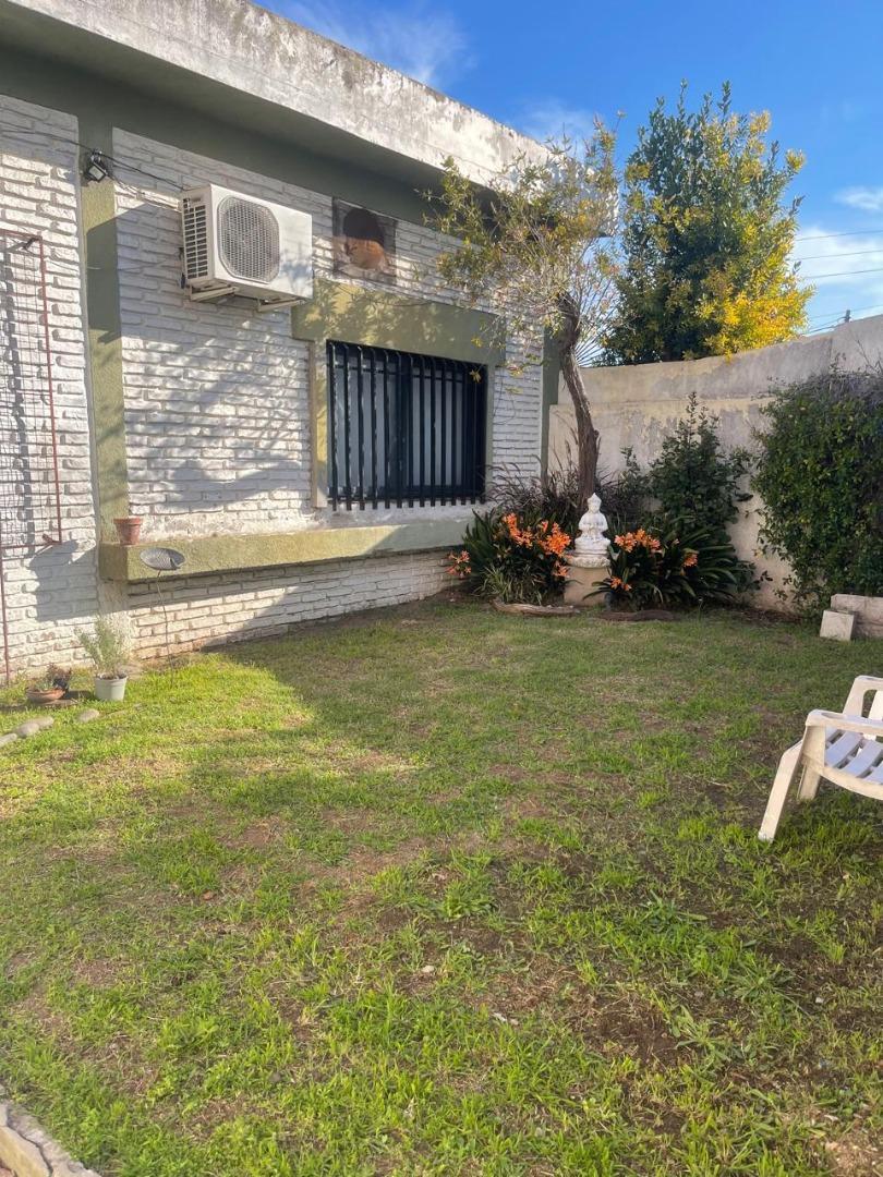 Casa 2 ambientes con 1 baño