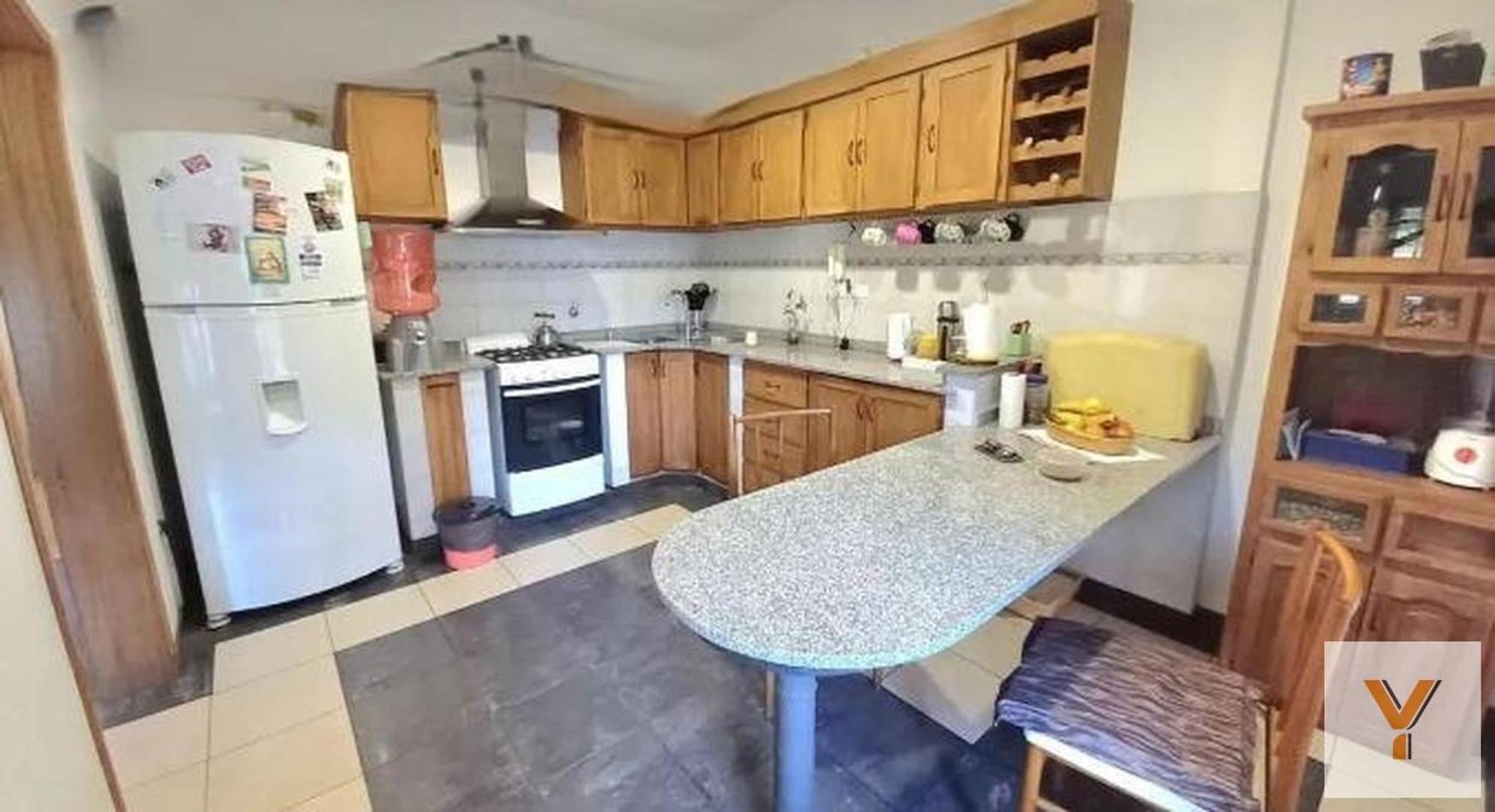 Casa en venta - 3 Dormitorios 2 Baños - Cochera - 900Mts2 - General Belgrano
