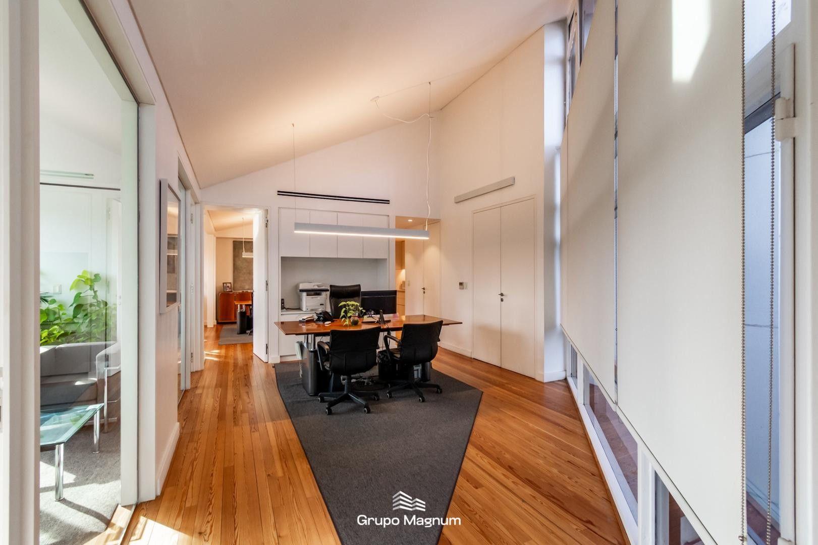 Oficina 4 ambientes con 2 baños