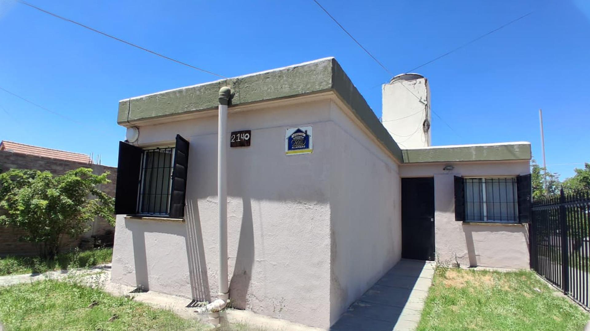 VENDO CASA APTA CREDITO B FUCHS, 3 dormitorios casa esquina