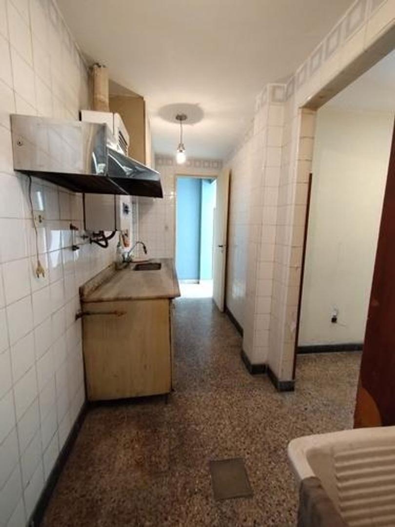 DEPARTAMENTO DE TRES AMBIENTES CON JARDIN Y PATIO