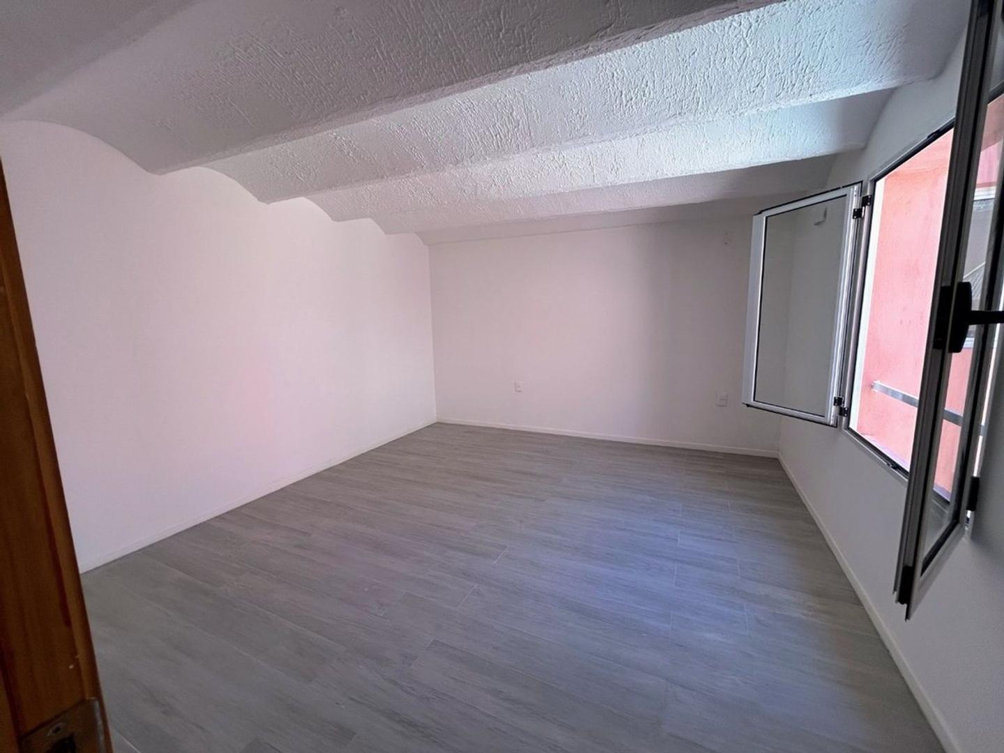 Venta Reciclaje 3 dormitorios y garage en Aguada