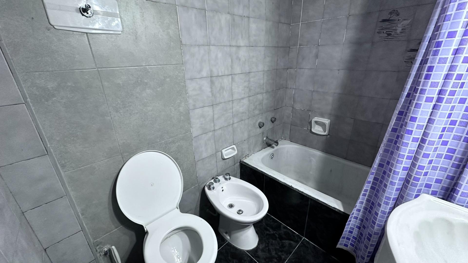 Depto Tipo Casa en Venta en Lomas De Zamora, USD 89.000