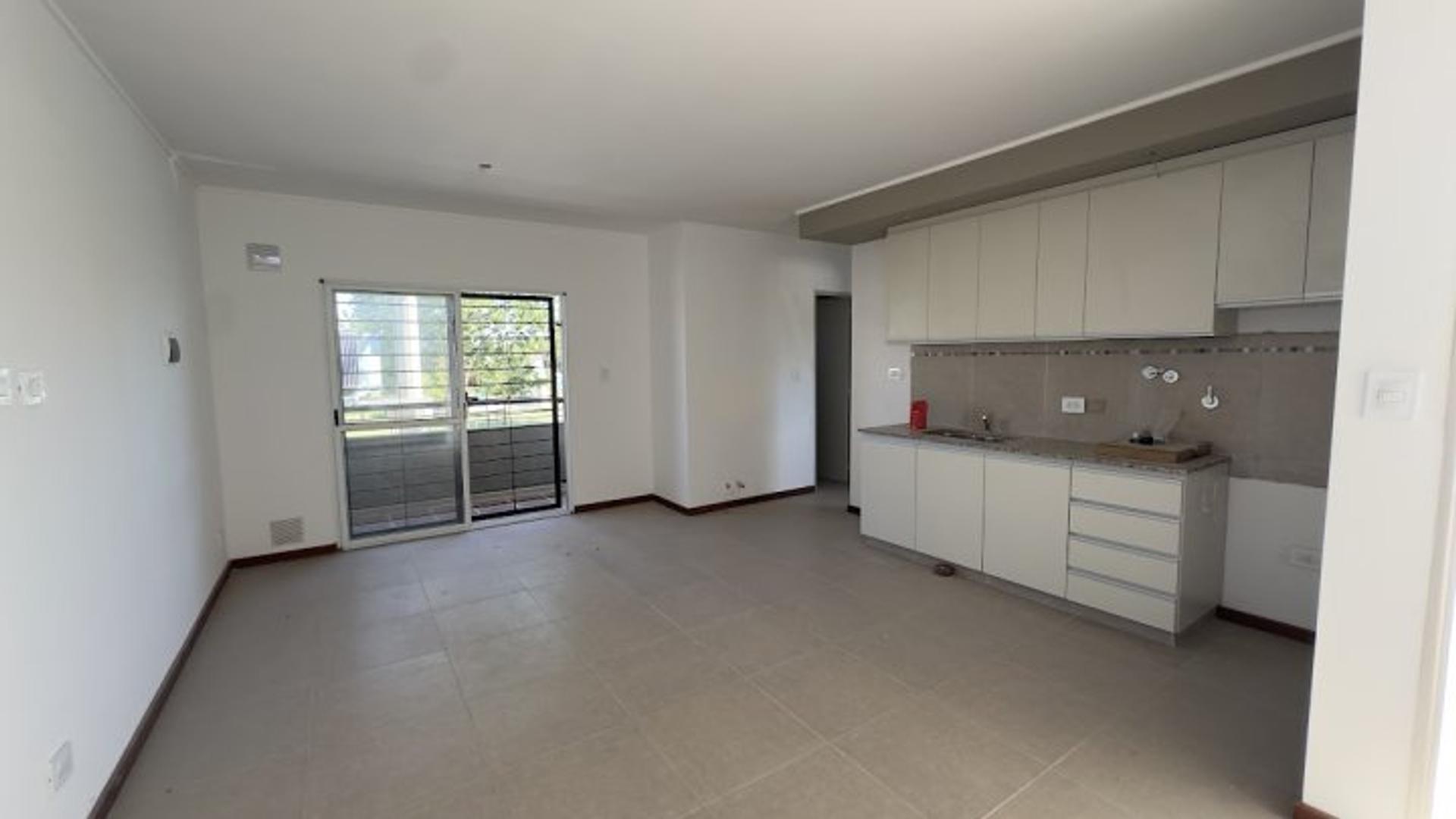 Departamentos a estrenar, frente al Shopping de G. Baigorria