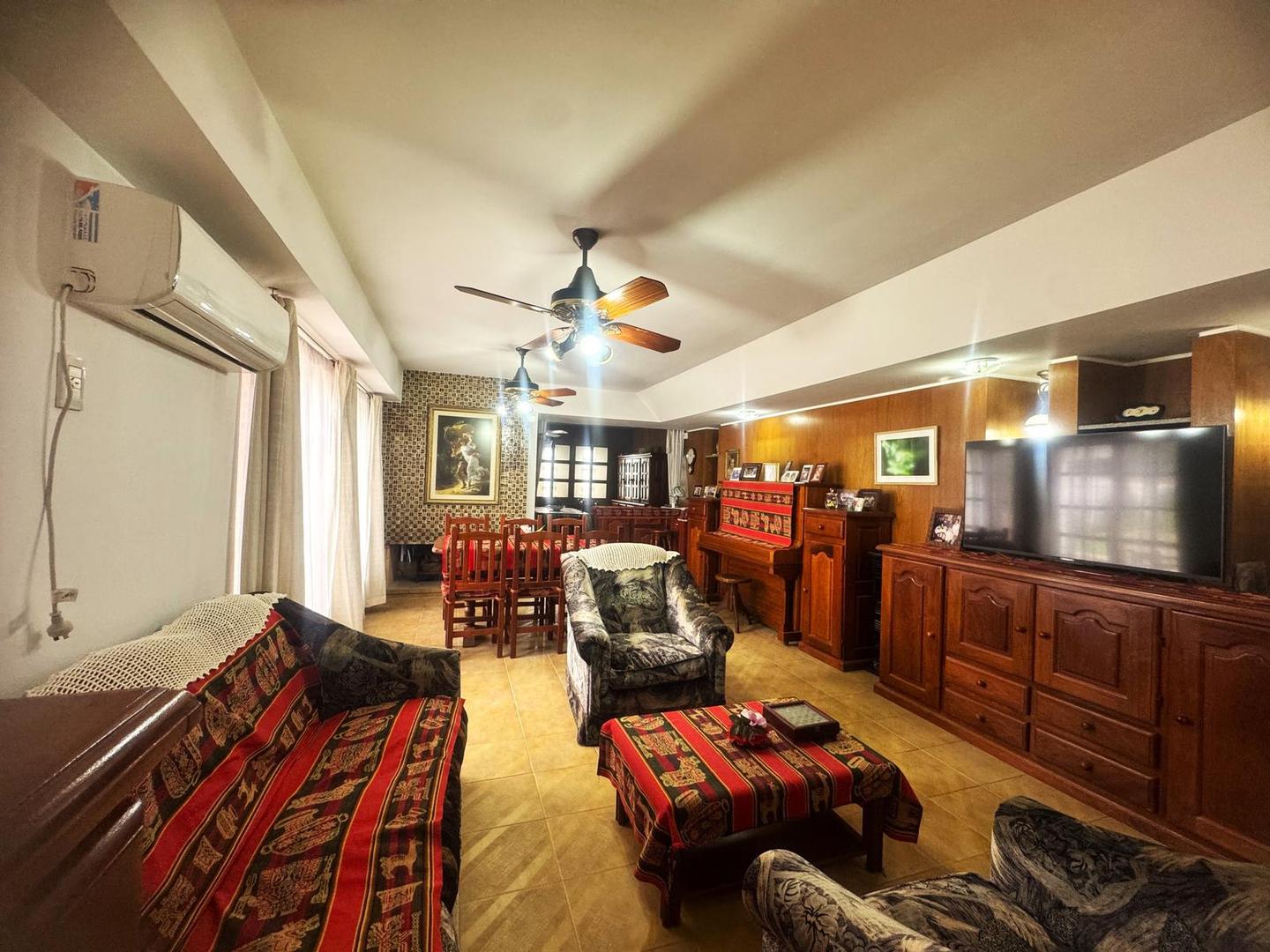 Avenida Santa Fe  al 2100