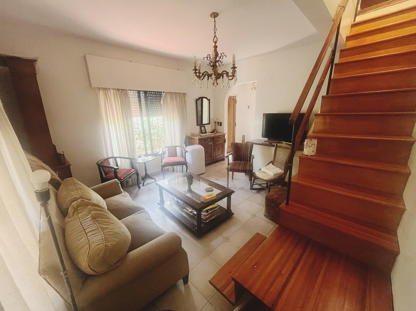 Depto Tipo Casa en Venta con 1 cocheras