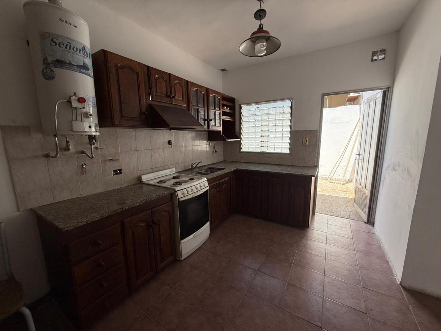 ALQUILER BANFIELD PH EN PLANTA BAJA 3 AMB/ PATIO!