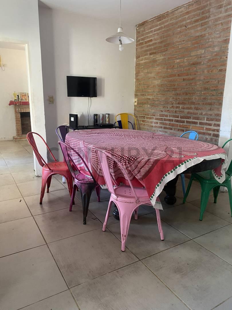 CASA EN VENTA- BARRIO JACARANDA- 7 AMBIENTES