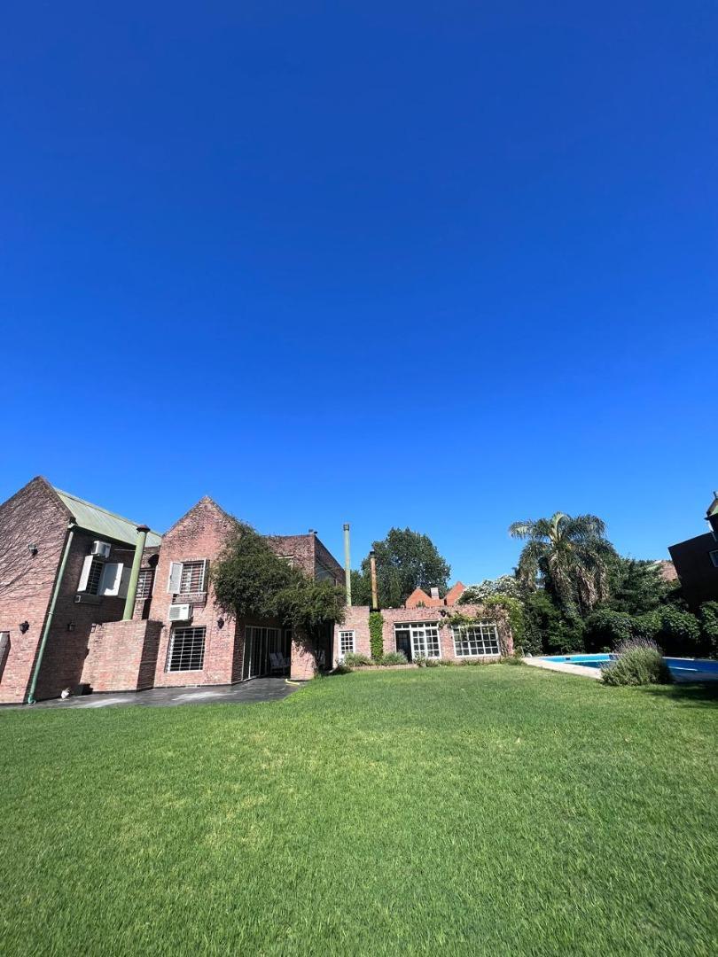 Casa en Alquiler de 4 dormitorios