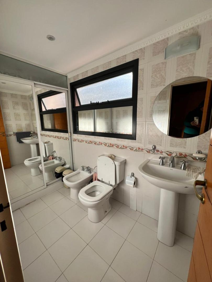 Departamento en Alquiler con 2 cocheras