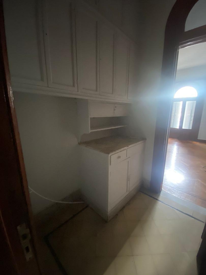 Departamento 6 ambientes con 2 baños