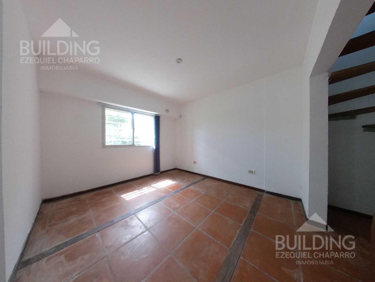 Casa en venta - 5 dormitorios - City Bell - La Plata