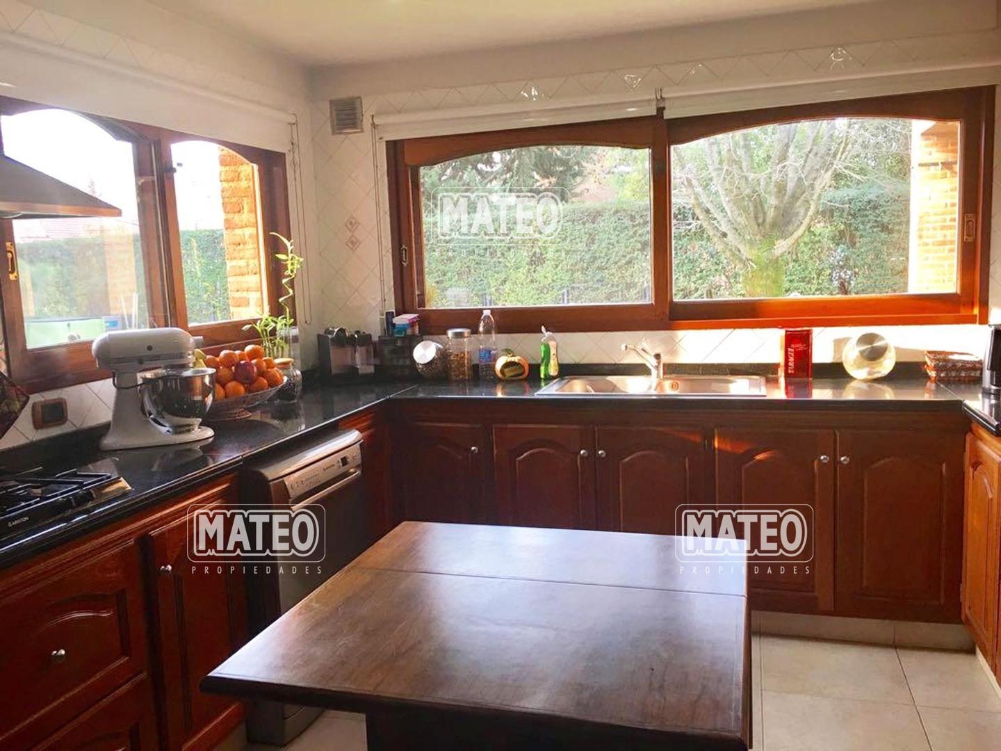 Casa 4 ambientes con 4 baños