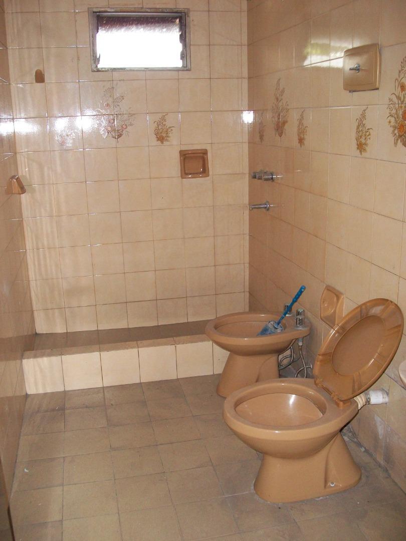 Depto Tipo Casa 4 ambientes con 2 baños