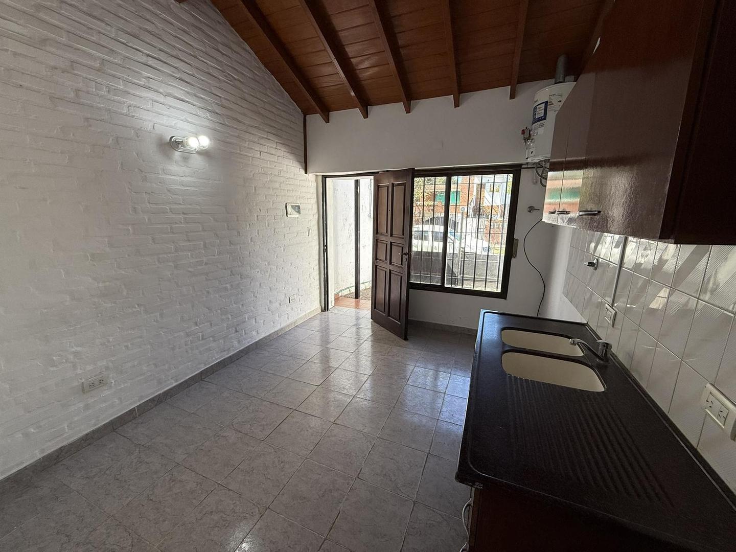 Casa en Alquiler en Pilar, $ 650.000