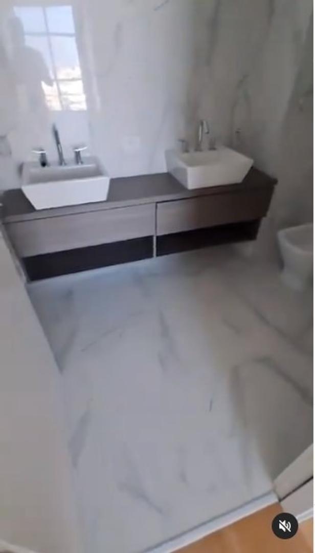 Vendo departamento a estrenar frente a la Plaza Mitre