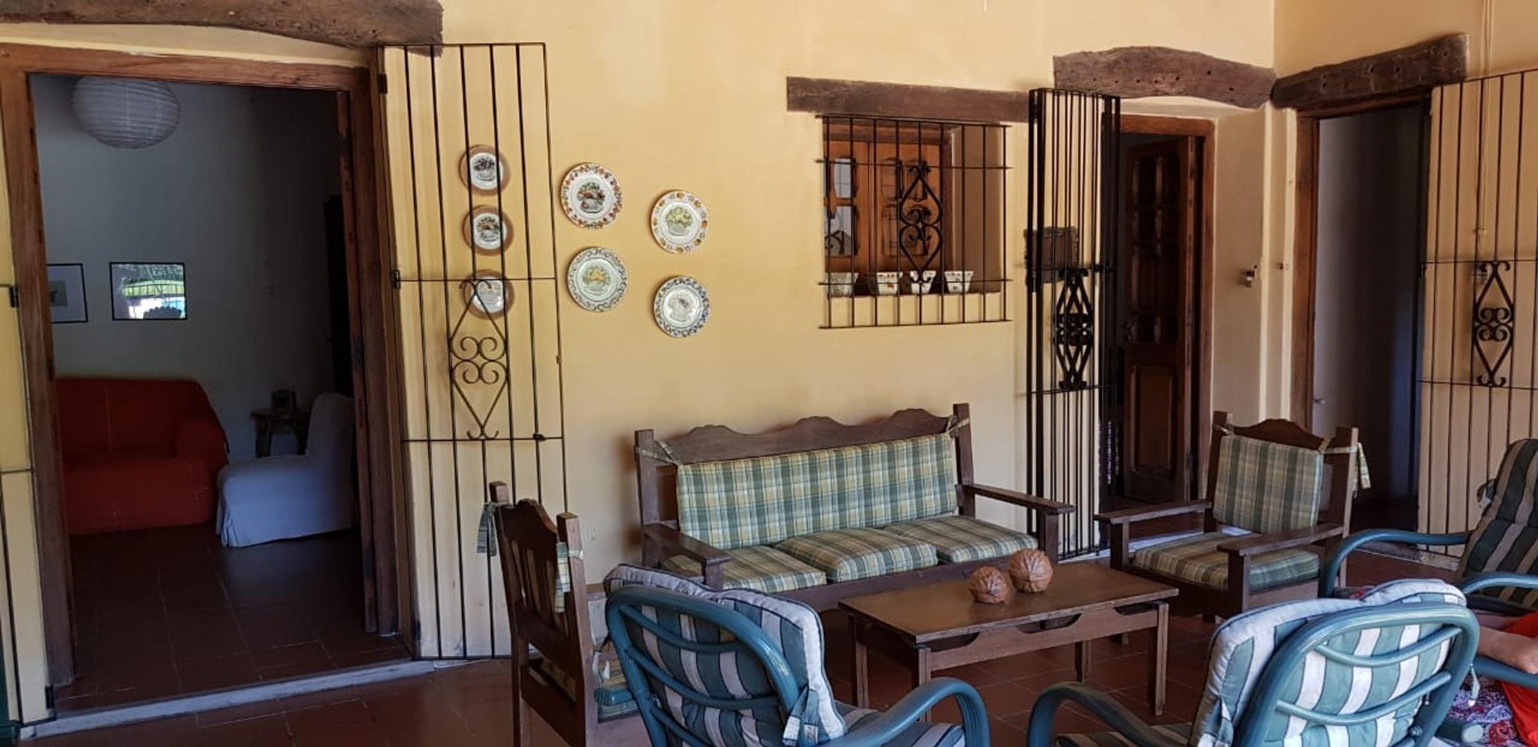 Casa 6 ambientes con 4 baños