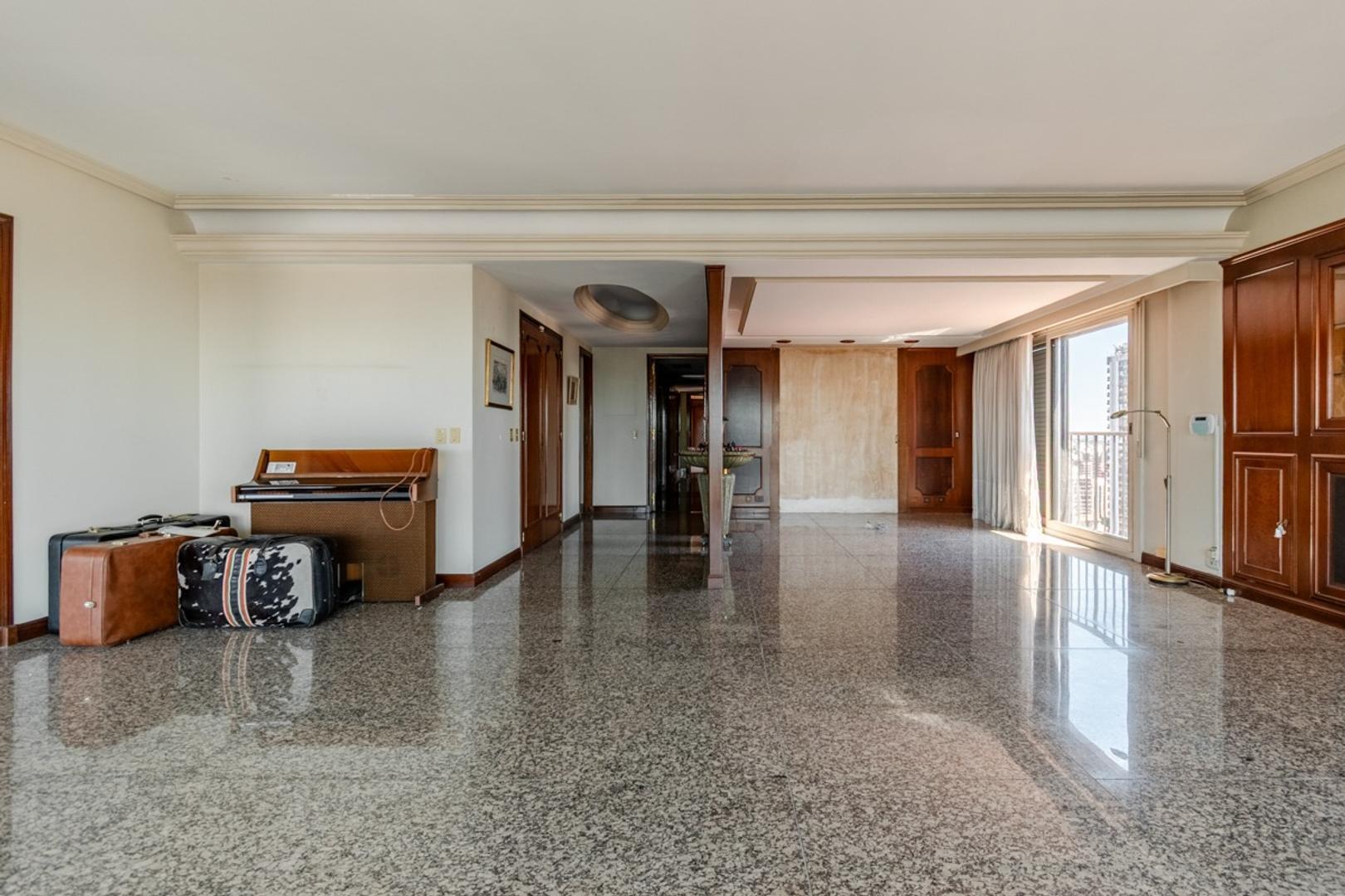 Departamento 4 ambientes con 5 baños