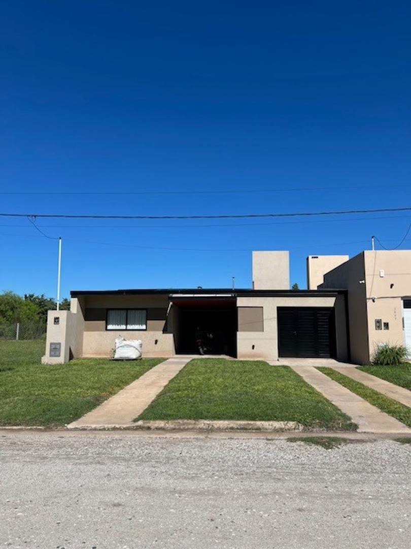 VENTA CASA AMPLIAS COMODIDADES ZONA RESIDENCIAL *