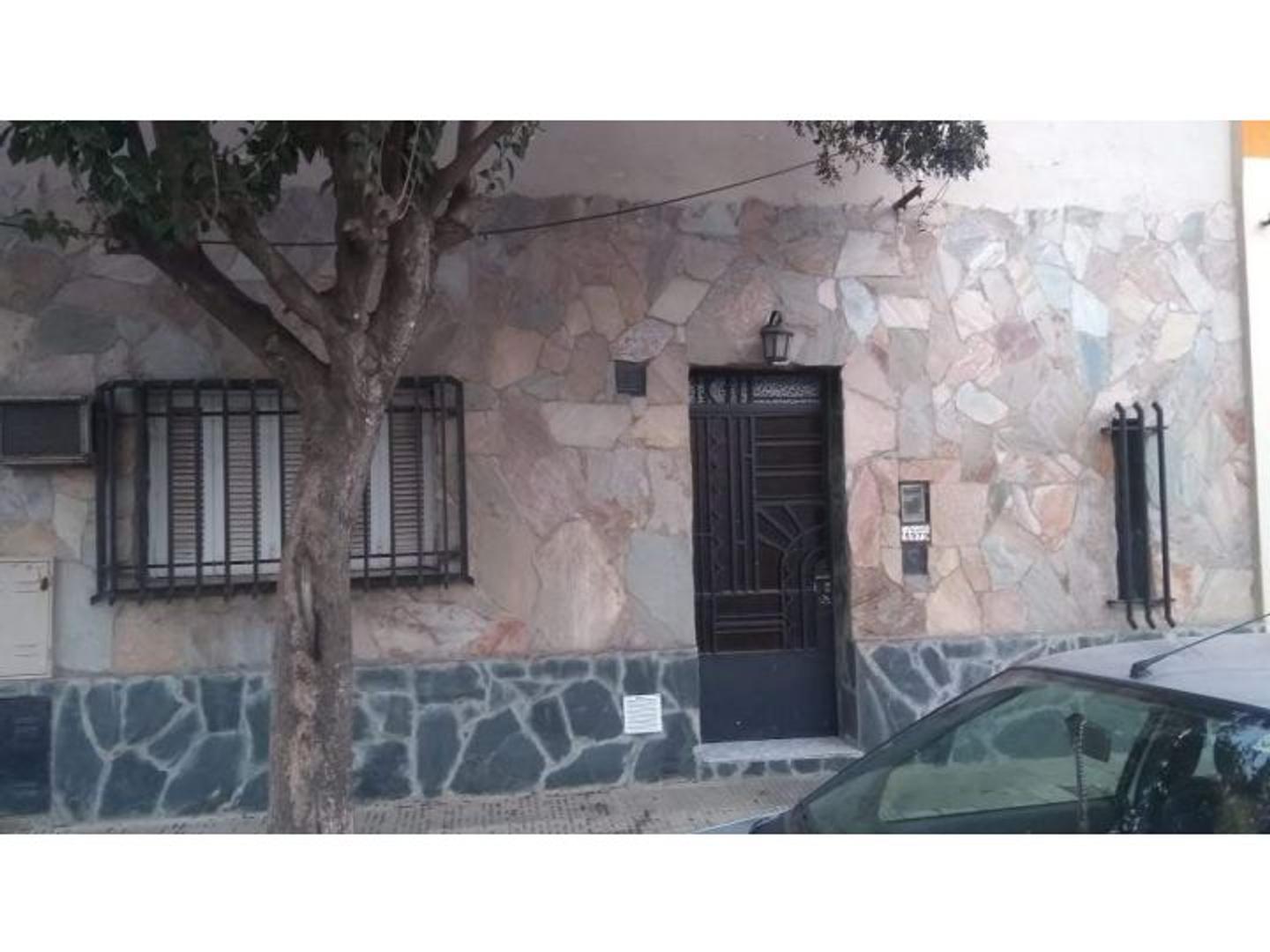 Pje blanco 5900 , Piso 0