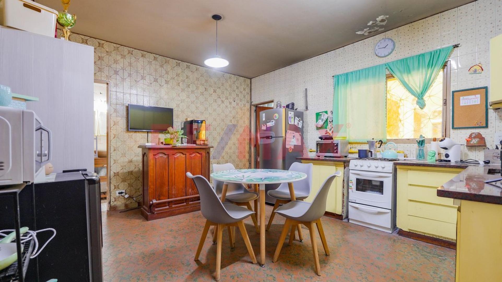 VENTA CASA EN PALERMO. COCHERA, PATIO, QUINCHO