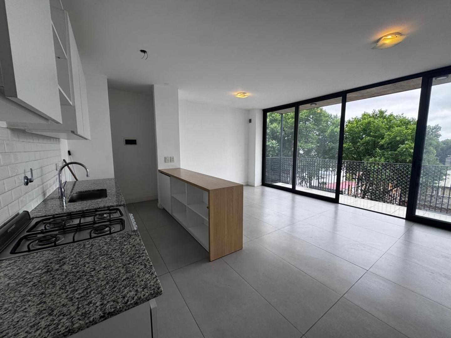 Av. 25 de Mayo al 1700