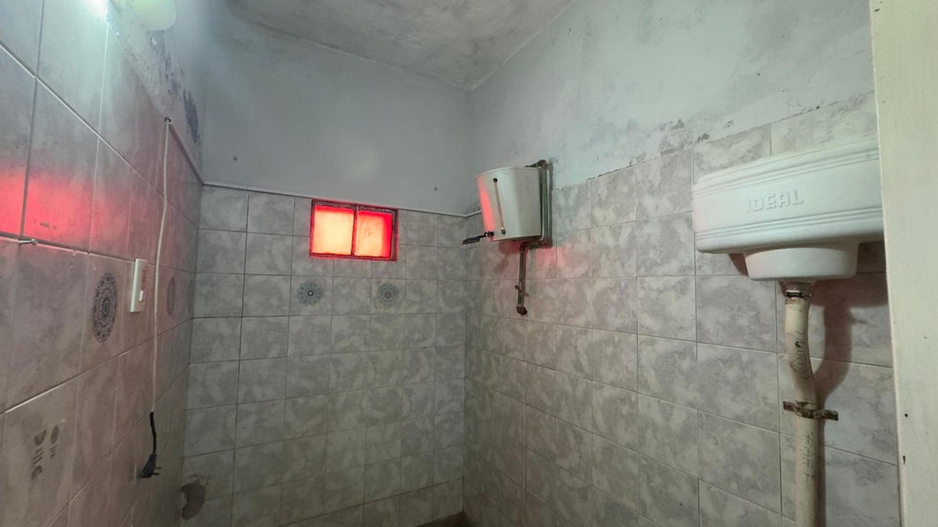 CASA EN VENTA 1 DORMITORIO A REFACCIONAR-ANDINO