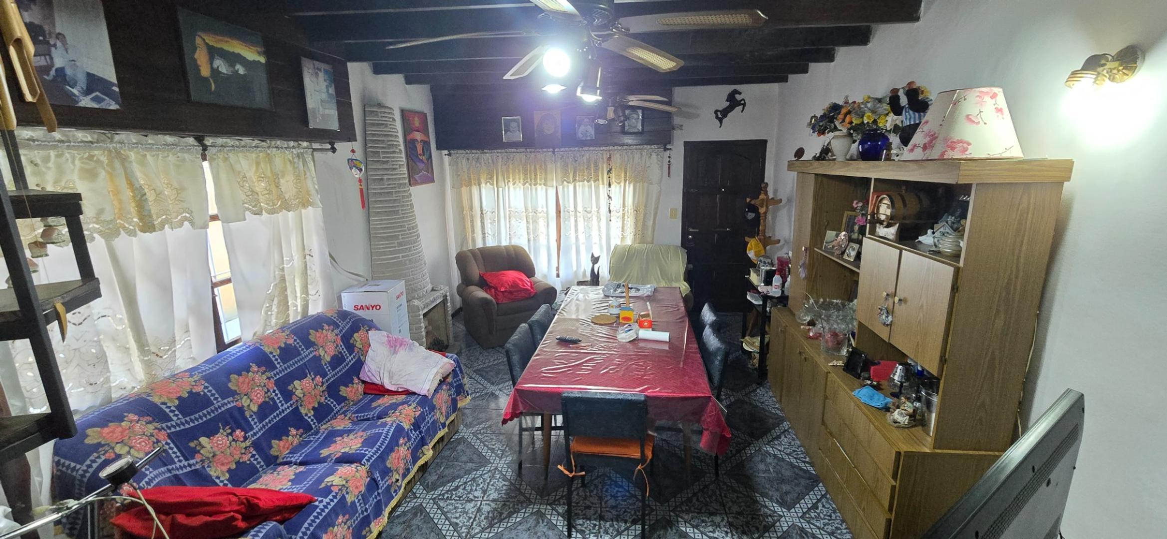 OPORTUNIDAD CASA EN BARRIO LOS TILOS