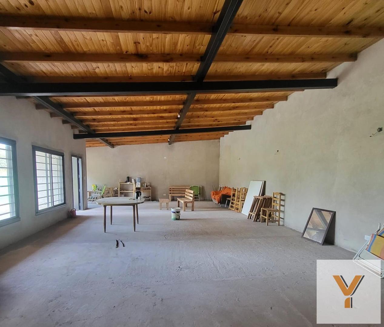 Casa en venta - 1 Dormitorio 2 Baños - Cocheras - 699Mts2 - Tandil