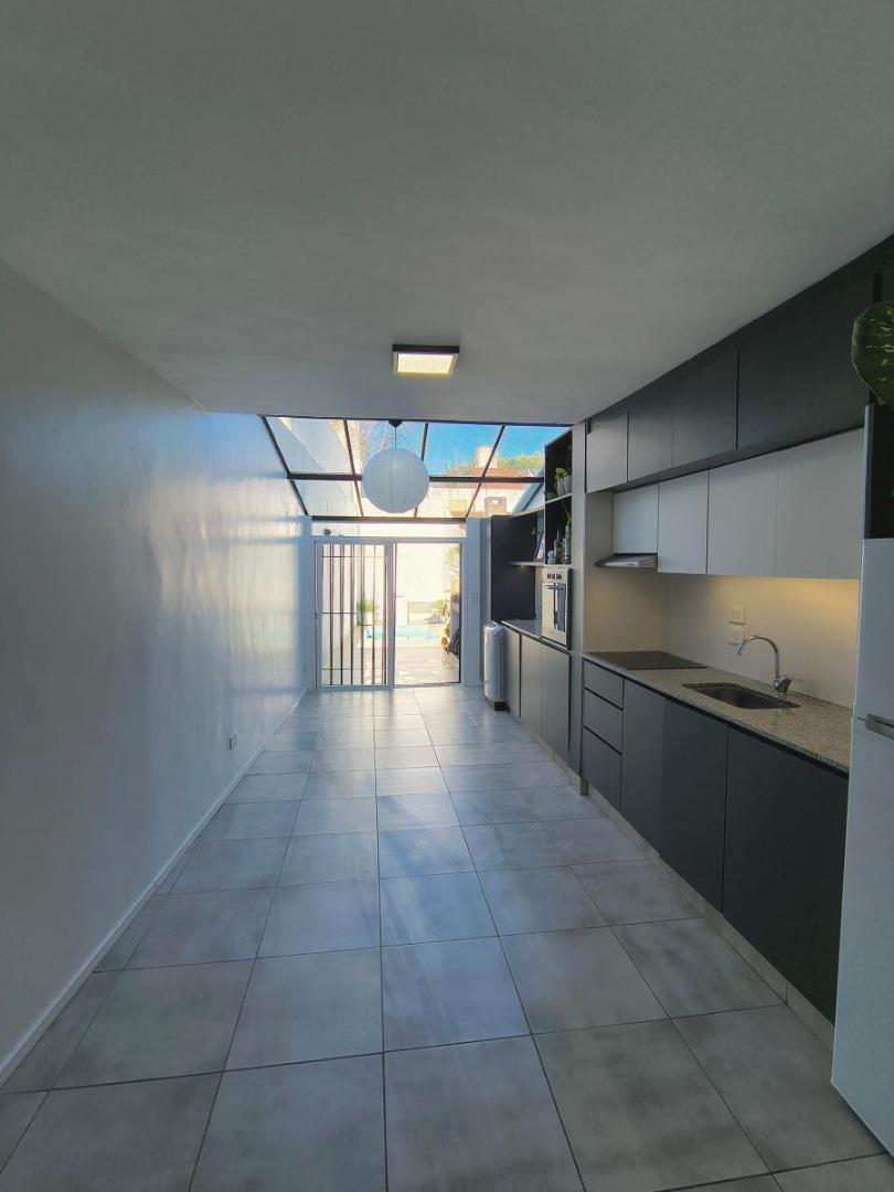 Casa Dúplex Refaccionada y Muy Luminosa – Vicente López