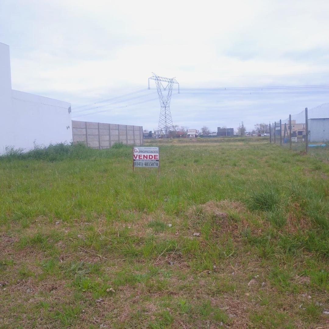 Tierra de Sueños 3, Rigoberta Menchu y Bv Talacasto. 360 m2.