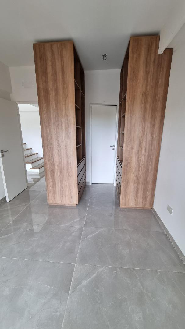 Departamento en Venta en Vicente Lopez Vias / Maipu, USD 295.000