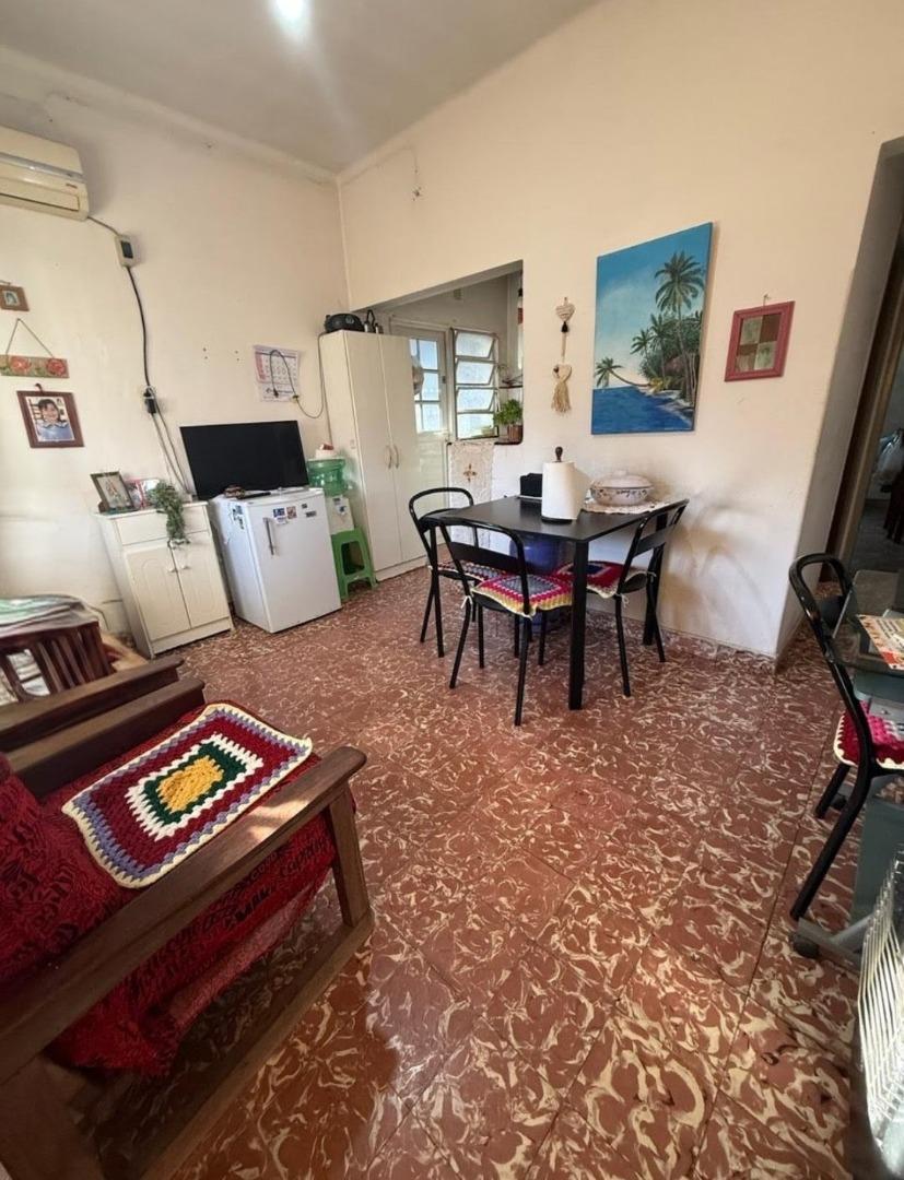 Casa 2 ambientes con 1 baño