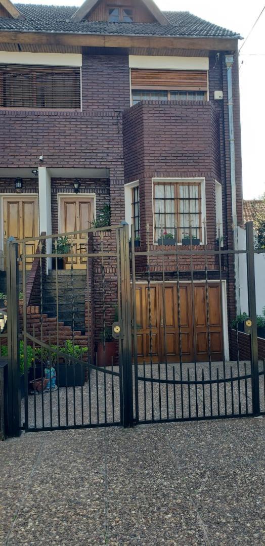 Depto Tipo Casa en Venta de 5 ambientes