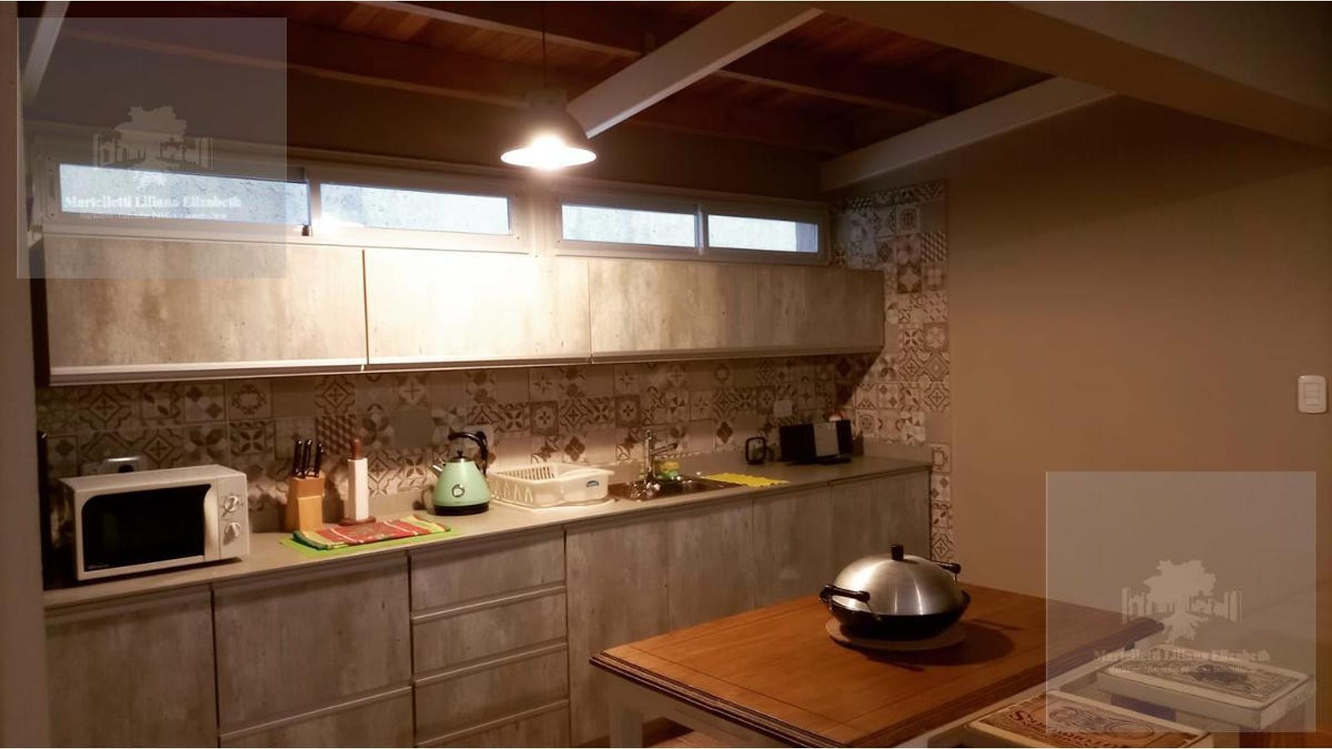 Casa 2 ambientes con 2 baños