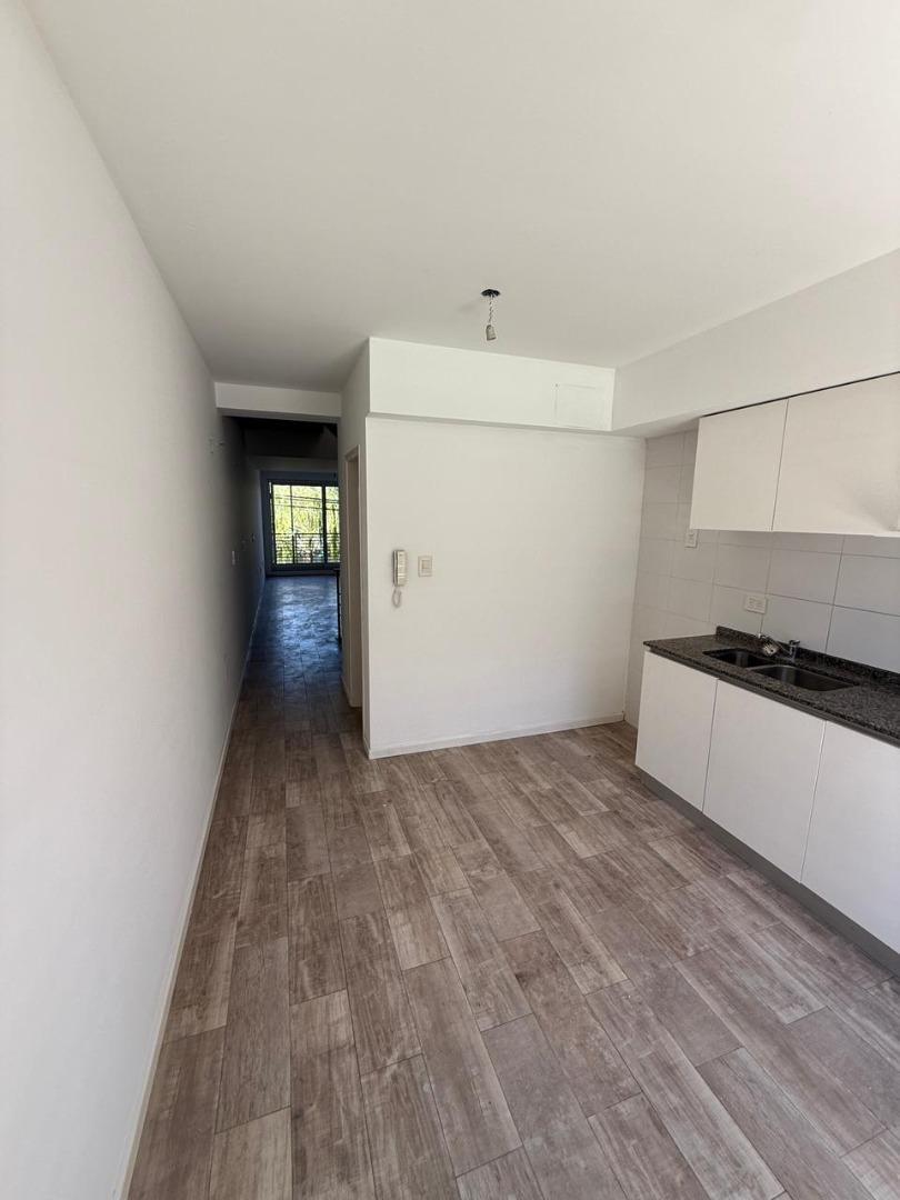 Departamento en Alquiler en Fisherton, $ 800.000