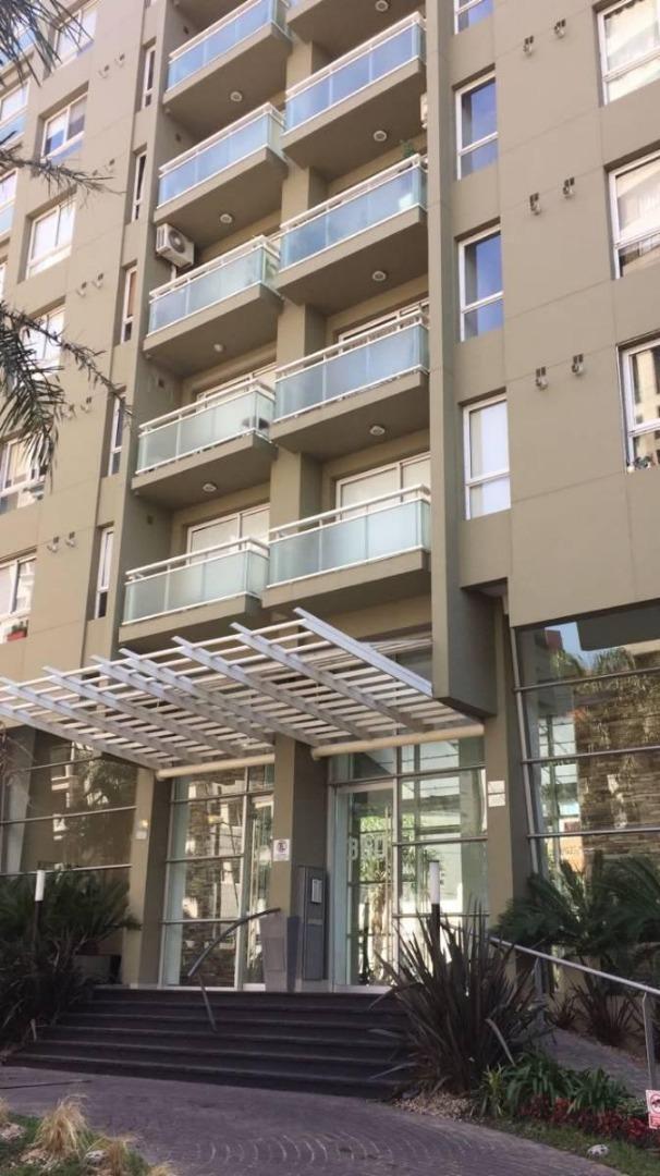 Departamento de 3 Amb, c/ Cochera.