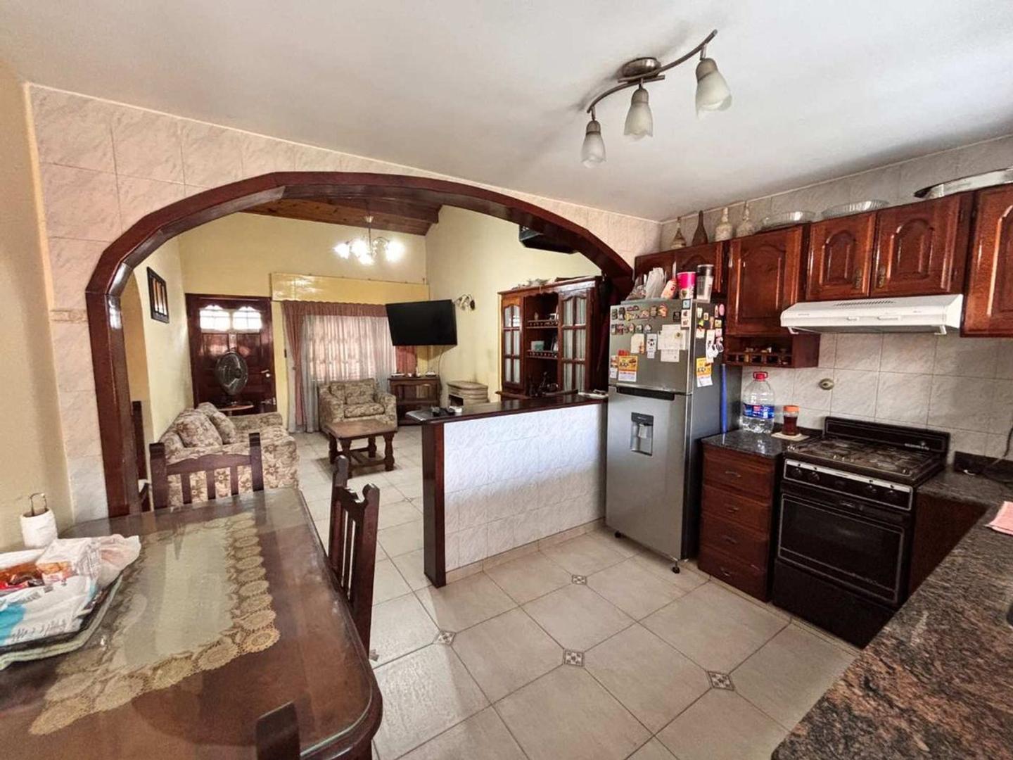 CASA EN VENTA MONTE GRANDE EXCELENTE ESTADO