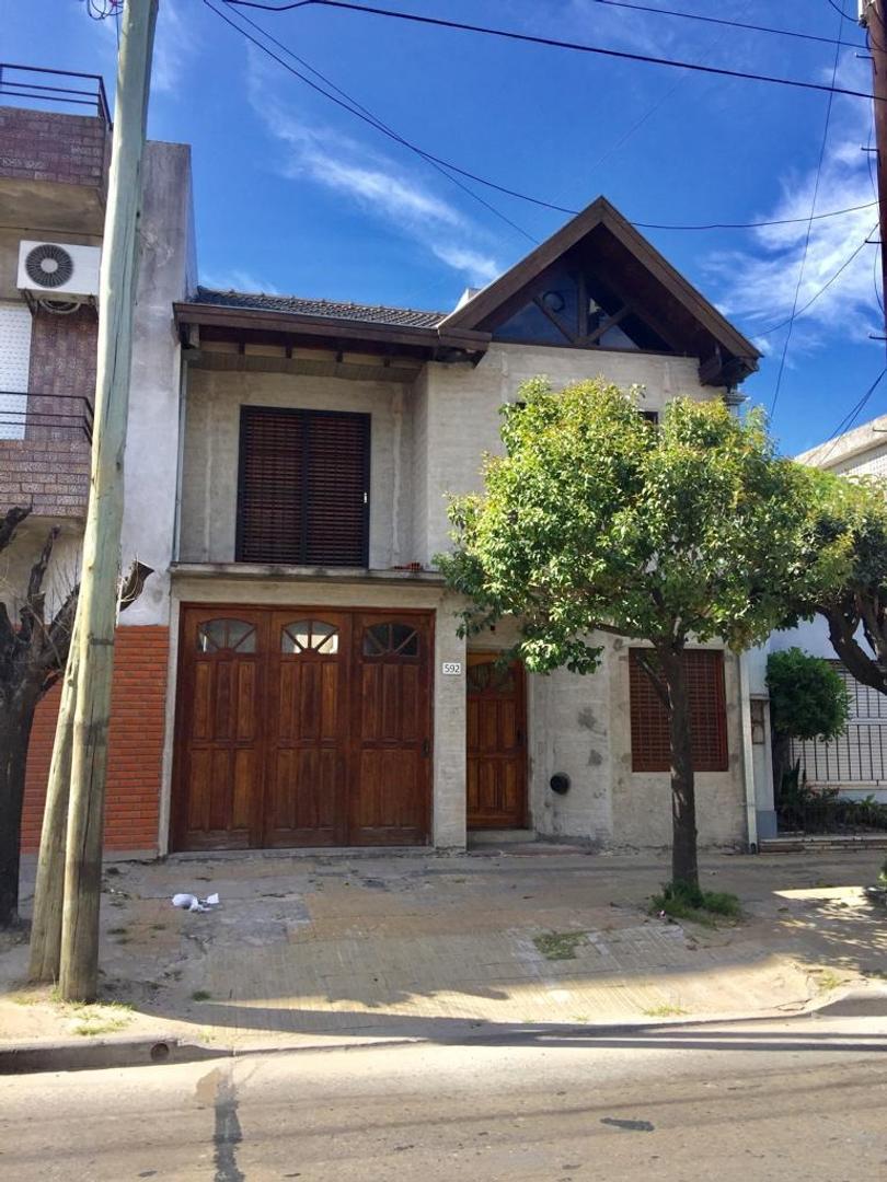 P.H totalmente independiente reciclado a nuevo - 4 ambientes