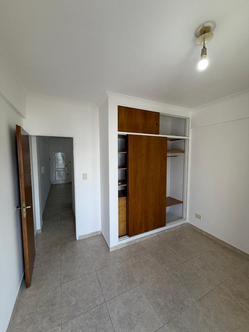 Departamento en Alquiler en Moron, $ 420.000