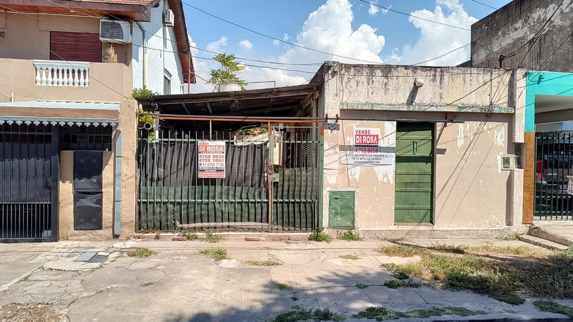 Excelente Lote con 2 propiedades a reciclar-Villa Ballester
