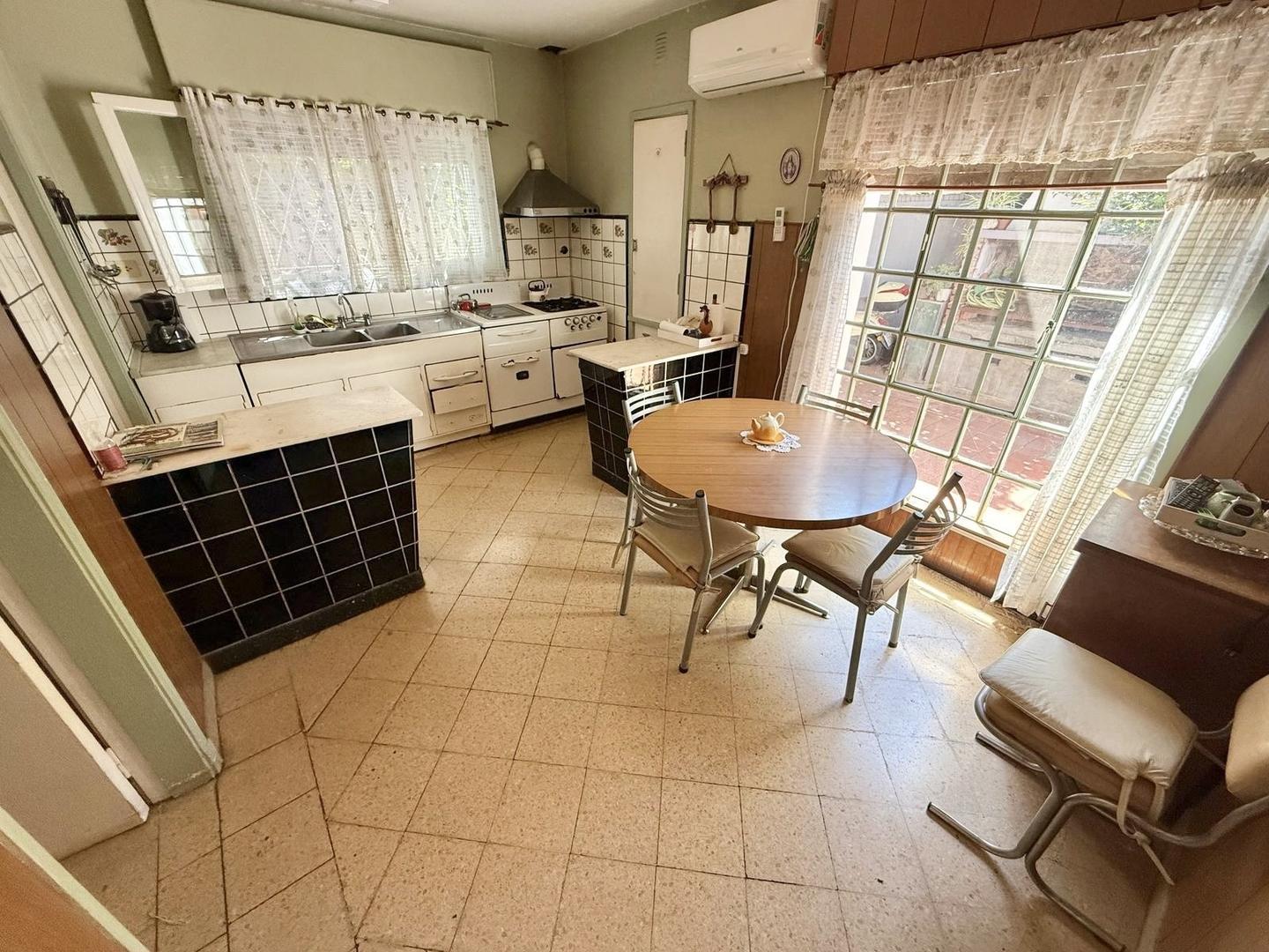 Casa en Venta en Castelar Sur, USD 145.000