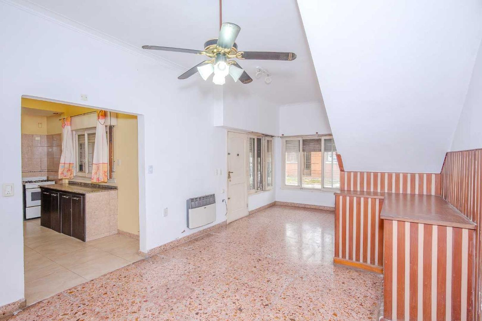 Venta Ph 4 ambientes patio cochera Villa Lynch