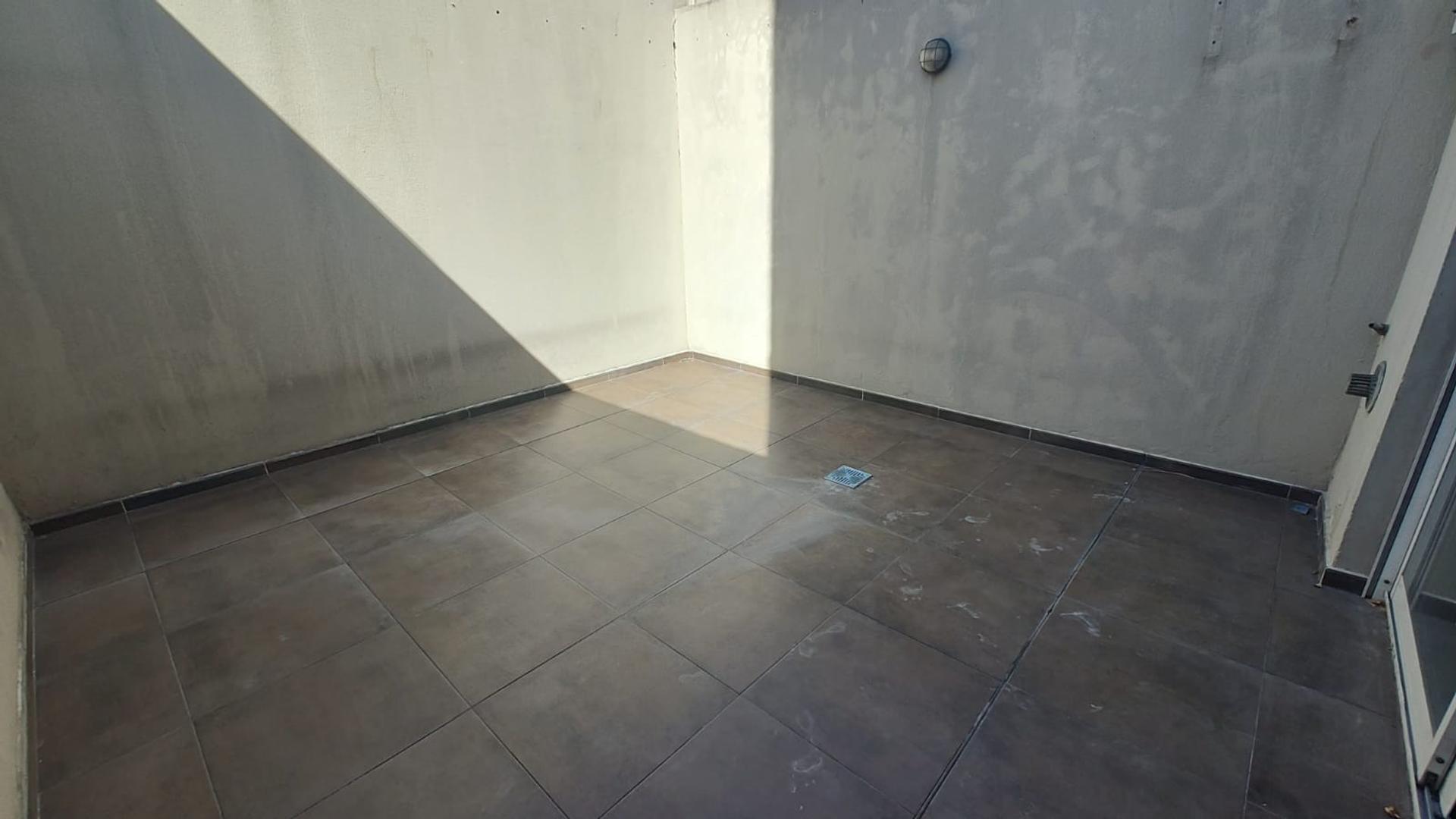 Lope De Vega 2800, Piso 1