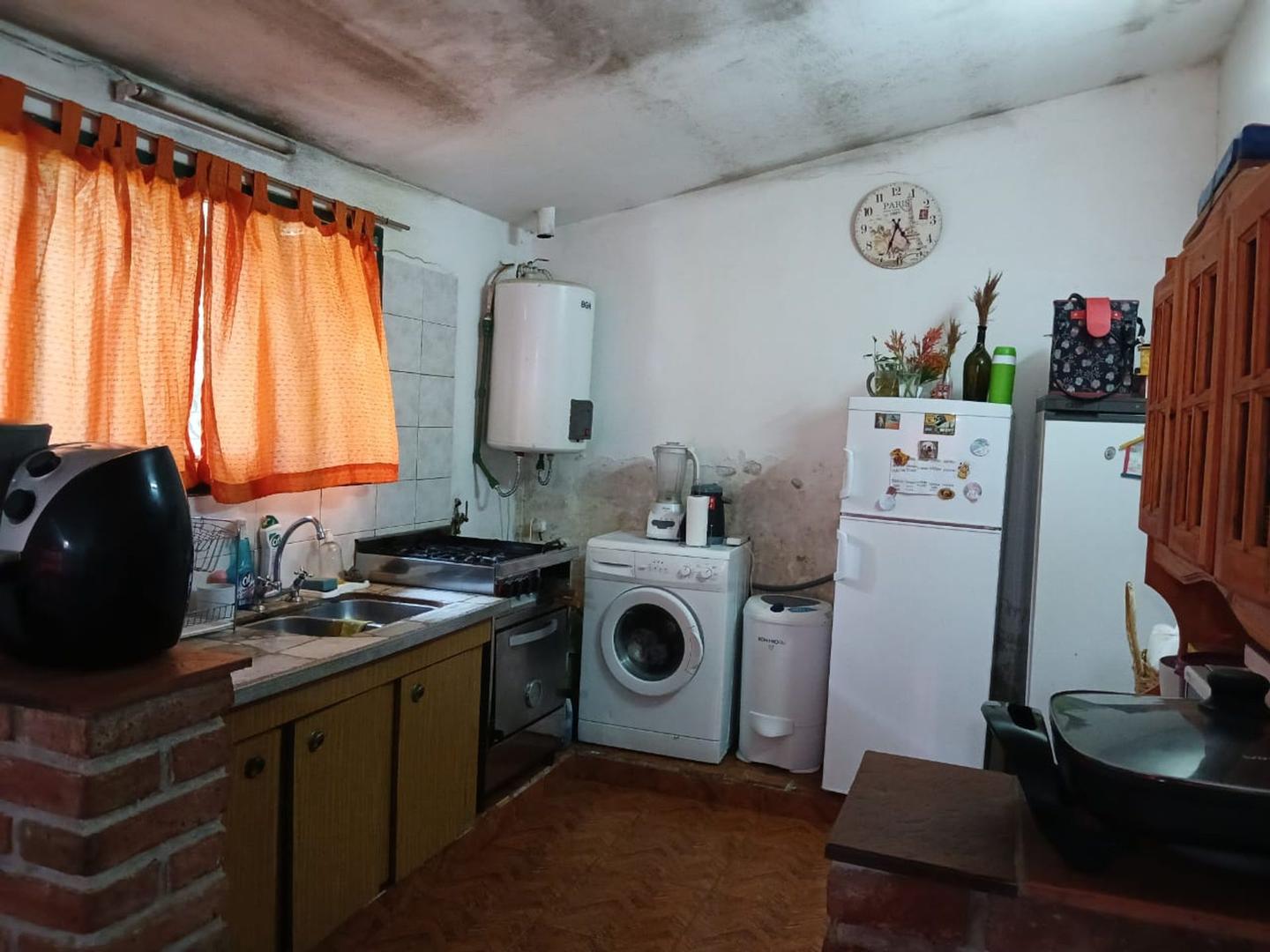 Casa 3 ambientes con 1 baño