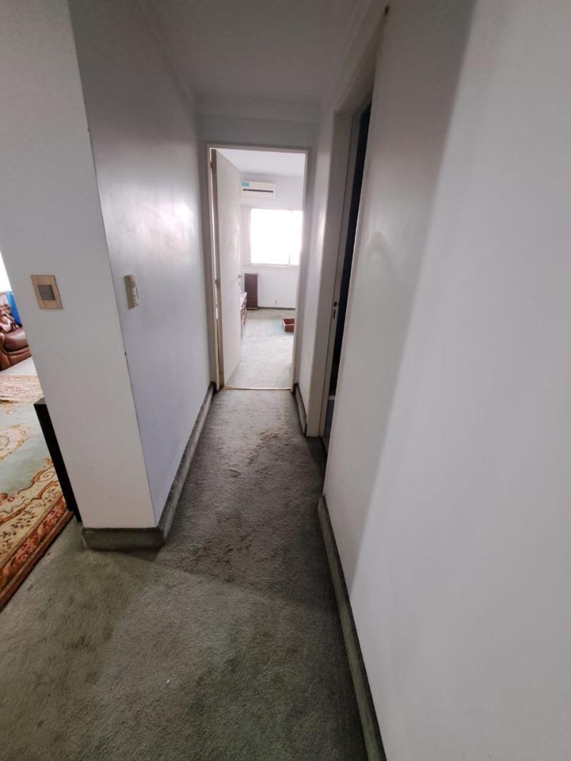 3 AMBIENTES AL FRENTE SOBRE LA AVDA. MITRE MUY AMPLIO Y LUM