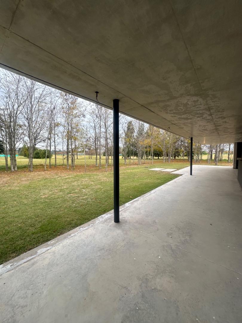 Av Fernandez Beschtedt