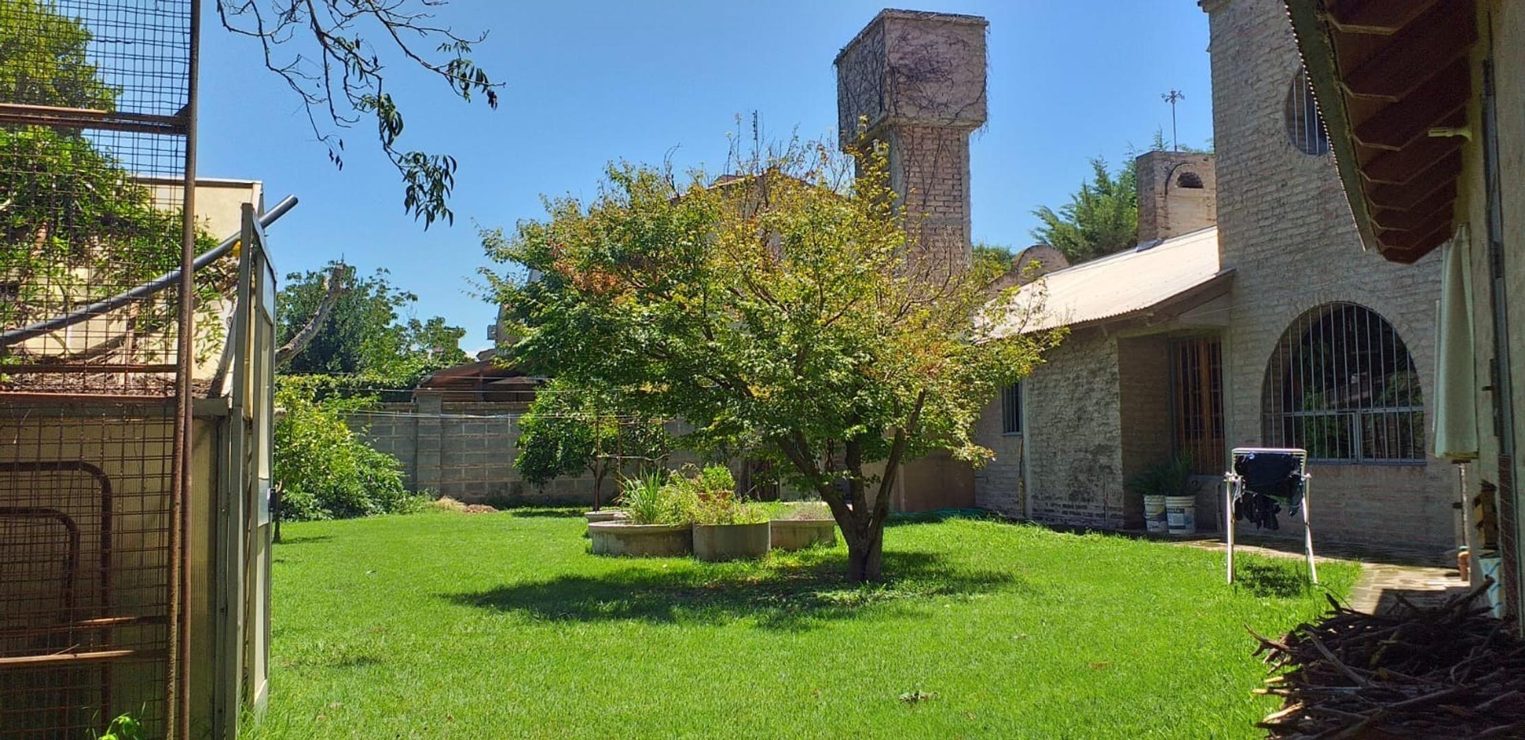 Venta Casa con Piscina y Gran Patio –Córdoba Capital