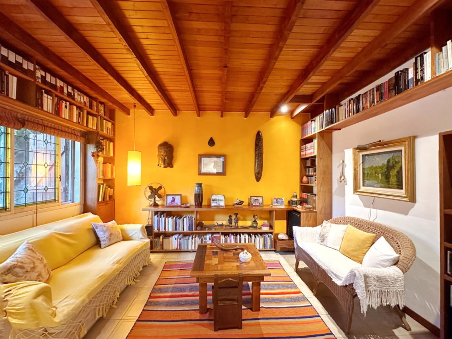 Casa + estilo y luz natural a metros de Perú Beach, Acassuso