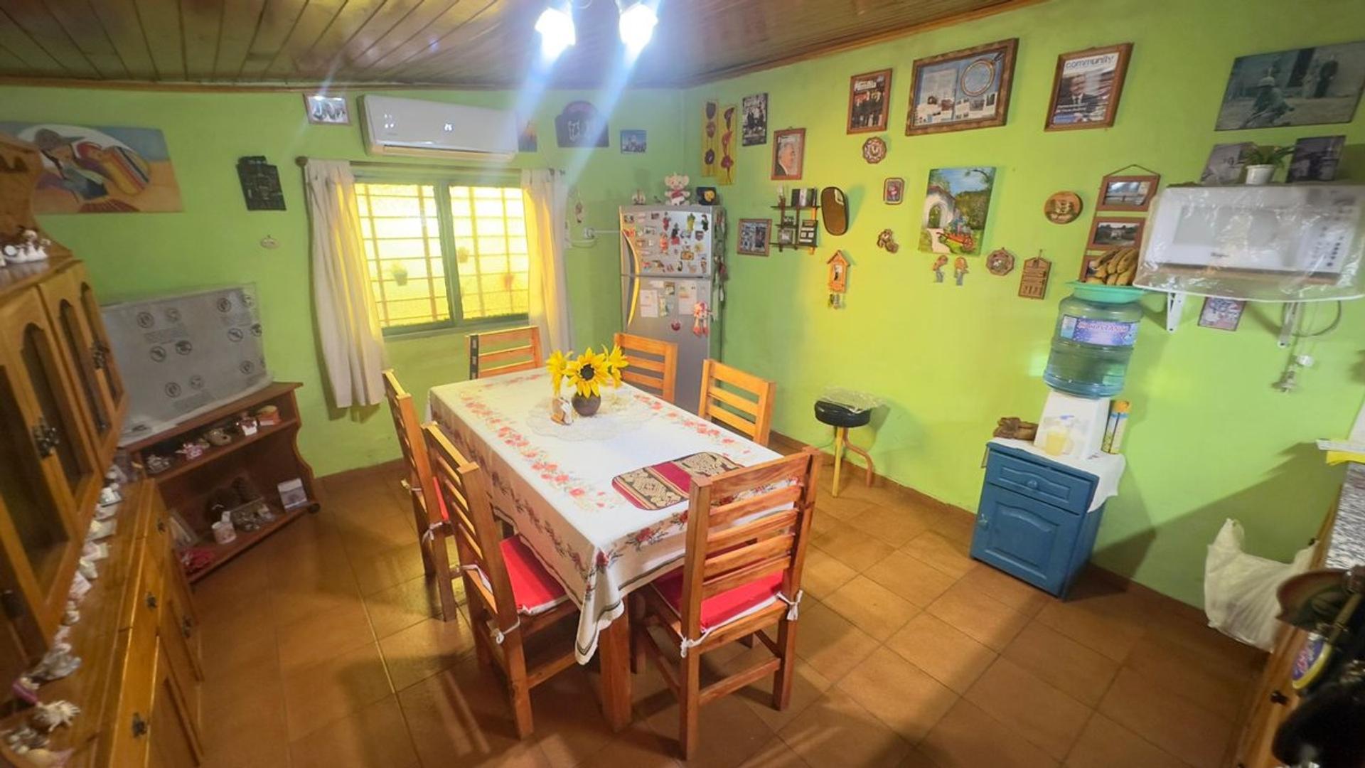 VENTA CASA 2 AMBIENTES AMPLIO JARDIN SOURIGUES